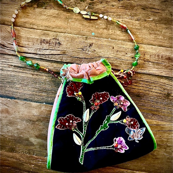Mary Frances Floral Fabric and Beaded Purse - Picture 2 of 6